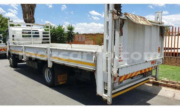 Buy Used Isuzu FTR 850 White Truck in Gilé in Zambezia Buy Used Isuzu FTR 850 White Truck in Gilé in Zambezia