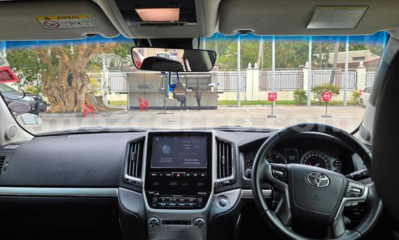 Buy Used Toyota Land Cruiser White Car in Maputo in Maputo Buy Used Toyota Land Cruiser White Car in Maputo in Maputo