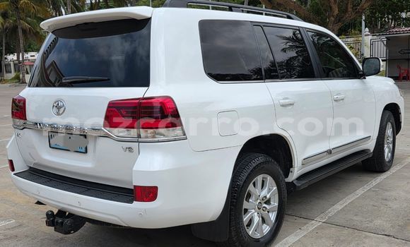 Buy Used Toyota Land Cruiser White Car in Maputo in Maputo Buy Used Toyota Land Cruiser White Car in Maputo in Maputo