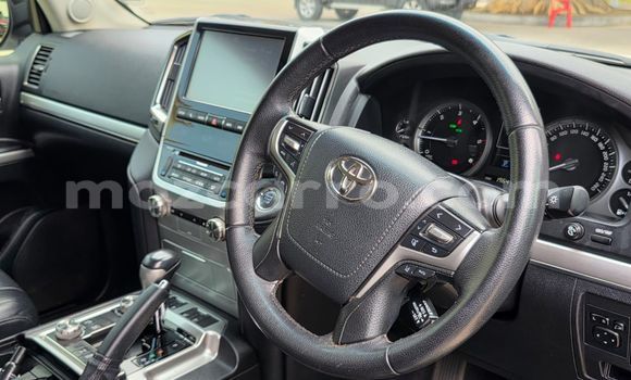 Buy Used Toyota Land Cruiser White Car in Maputo in Maputo Buy Used Toyota Land Cruiser White Car in Maputo in Maputo