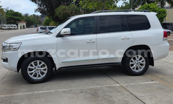 Buy Used Toyota Land Cruiser White Car in Maputo in Maputo Buy Used Toyota Land Cruiser White Car in Maputo in Maputo