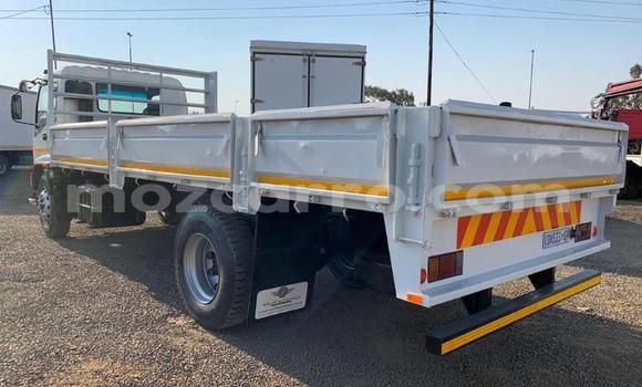 Tenga Tsaru Isuzu FTR 850 Chena Rori in Gilé in Zambezia Tenga Tsaru Isuzu FTR 850 Chena Rori in Gilé in Zambezia