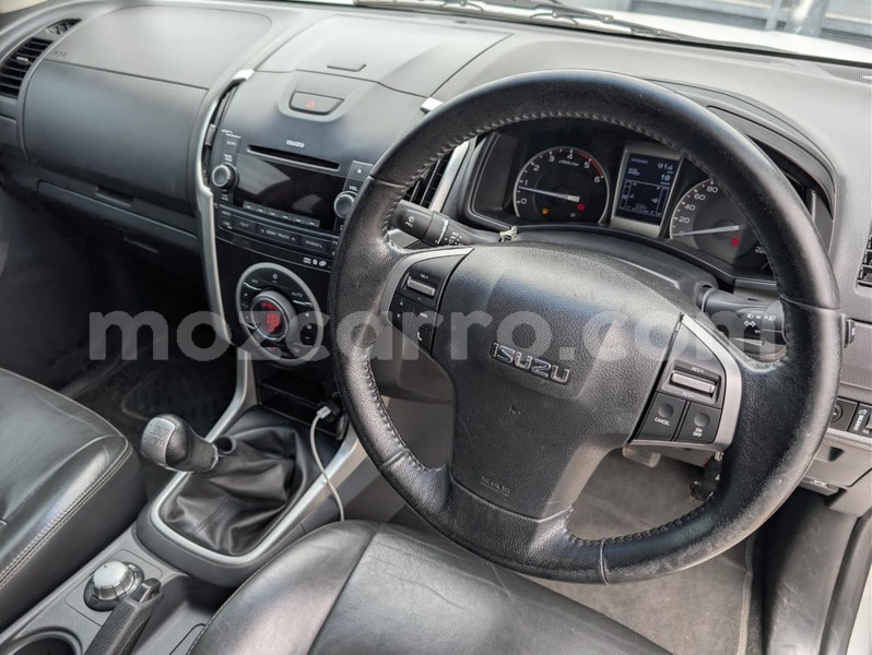 Big with watermark isuzu d max maputo maputo 40031