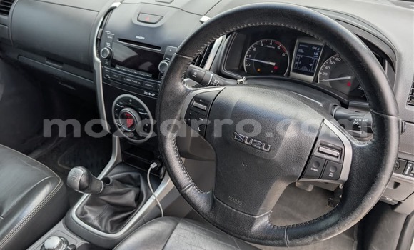 Comprar Usado Isuzu D-MAX Branco Carro em Maputo em Maputo Comprar Usado Isuzu D-MAX Branco Carro em Maputo em Maputo