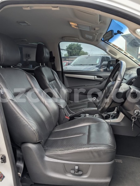 Big with watermark isuzu d max maputo maputo 40031