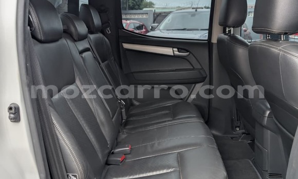 Comprar Usado Isuzu D-MAX Branco Carro em Maputo em Maputo Comprar Usado Isuzu D-MAX Branco Carro em Maputo em Maputo