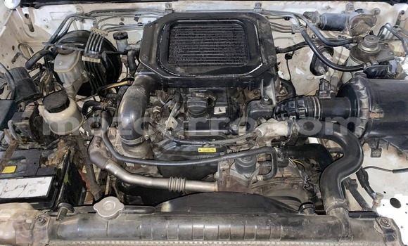 Buy Used Nissan Hardbody White Car in Maputo in Maputo Buy Used Nissan Hardbody White Car in Maputo in Maputo