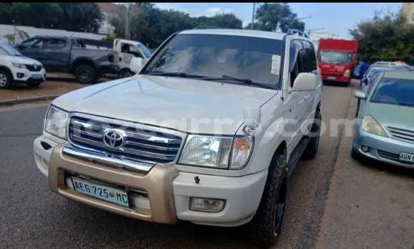 Nunua Ilio tumika Toyota Land Cruiser Nyeupe Gari ndani ya Maputo nchini Maputo Nunua Ilio tumika Toyota Land Cruiser Nyeupe Gari ndani ya Maputo nchini Maputo