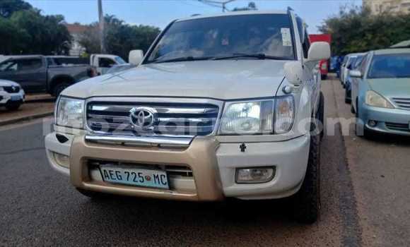Nunua Ilio tumika Toyota Land Cruiser Nyeupe Gari ndani ya Maputo nchini Maputo Nunua Ilio tumika Toyota Land Cruiser Nyeupe Gari ndani ya Maputo nchini Maputo