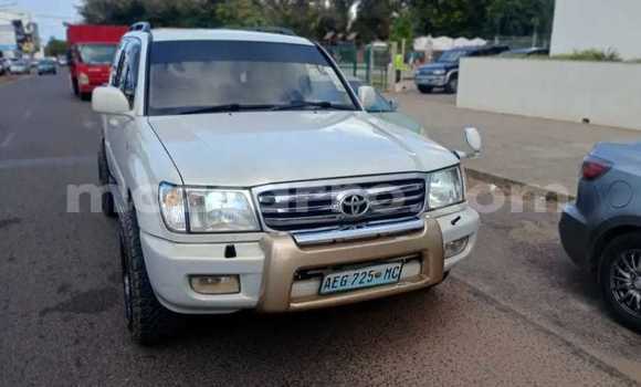 Nunua Ilio tumika Toyota Land Cruiser Nyeupe Gari ndani ya Maputo nchini Maputo Nunua Ilio tumika Toyota Land Cruiser Nyeupe Gari ndani ya Maputo nchini Maputo