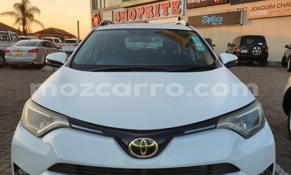 Nunua Ilio tumika Toyota RAV4 Nyeupe Gari ndani ya Maputo nchini Maputo Nunua Ilio tumika Toyota RAV4 Nyeupe Gari ndani ya Maputo nchini Maputo