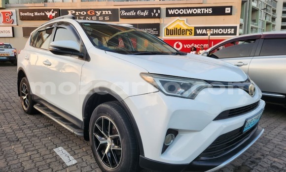 Nunua Ilio tumika Toyota RAV4 Nyeupe Gari ndani ya Maputo nchini Maputo Nunua Ilio tumika Toyota RAV4 Nyeupe Gari ndani ya Maputo nchini Maputo