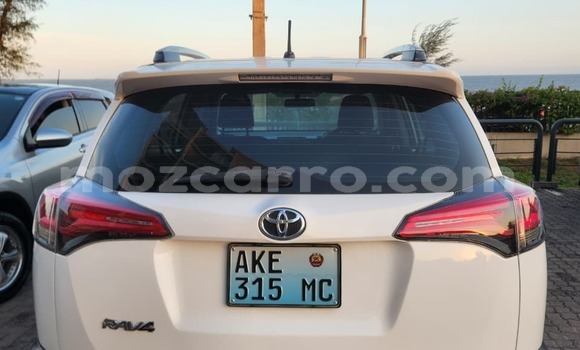 Nunua Ilio tumika Toyota RAV4 Nyeupe Gari ndani ya Maputo nchini Maputo Nunua Ilio tumika Toyota RAV4 Nyeupe Gari ndani ya Maputo nchini Maputo