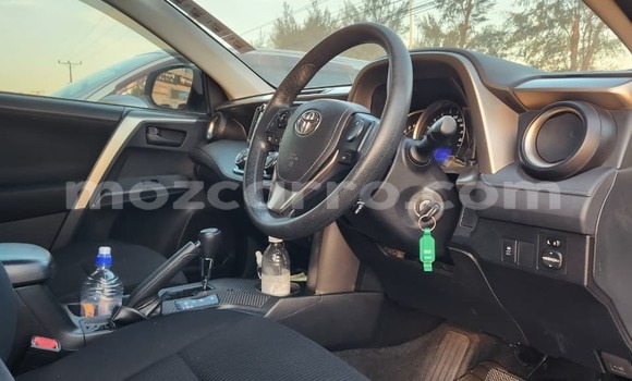 Nunua Ilio tumika Toyota RAV4 Nyeupe Gari ndani ya Maputo nchini Maputo Nunua Ilio tumika Toyota RAV4 Nyeupe Gari ndani ya Maputo nchini Maputo