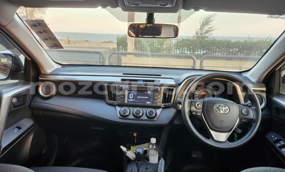 Nunua Ilio tumika Toyota RAV4 Nyeupe Gari ndani ya Maputo nchini Maputo Nunua Ilio tumika Toyota RAV4 Nyeupe Gari ndani ya Maputo nchini Maputo
