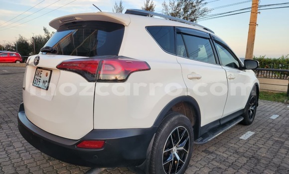 Nunua Ilio tumika Toyota RAV4 Nyeupe Gari ndani ya Maputo nchini Maputo Nunua Ilio tumika Toyota RAV4 Nyeupe Gari ndani ya Maputo nchini Maputo