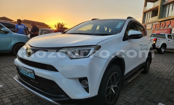 Nunua Ilio tumika Toyota RAV4 Nyeupe Gari ndani ya Maputo nchini Maputo Nunua Ilio tumika Toyota RAV4 Nyeupe Gari ndani ya Maputo nchini Maputo