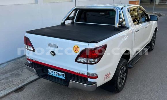 Nunua Ilio tumika Mazda BT-50 Nyeupe Gari ndani ya Maputo nchini Maputo Nunua Ilio tumika Mazda BT-50 Nyeupe Gari ndani ya Maputo nchini Maputo