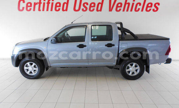 Comprar Usado Isuzu KB Azul Carro em Maputo em Maputo Comprar Usado Isuzu KB Azul Carro em Maputo em Maputo