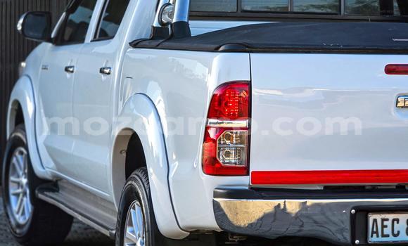 Nunua Ilio tumika Toyota Hilux Nyeupe Gari ndani ya Maputo nchini Maputo Nunua Ilio tumika Toyota Hilux Nyeupe Gari ndani ya Maputo nchini Maputo