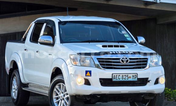 Nunua Ilio tumika Toyota Hilux Nyeupe Gari ndani ya Maputo nchini Maputo Nunua Ilio tumika Toyota Hilux Nyeupe Gari ndani ya Maputo nchini Maputo