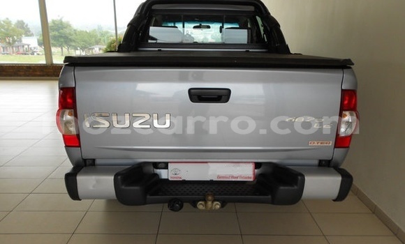 Comprar Usado Isuzu KB Azul Carro em Maputo em Maputo Comprar Usado Isuzu KB Azul Carro em Maputo em Maputo