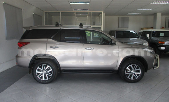Buy Used Toyota Fortuner Silver Car in Maputo in Maputo Buy Used Toyota Fortuner Silver Car in Maputo in Maputo