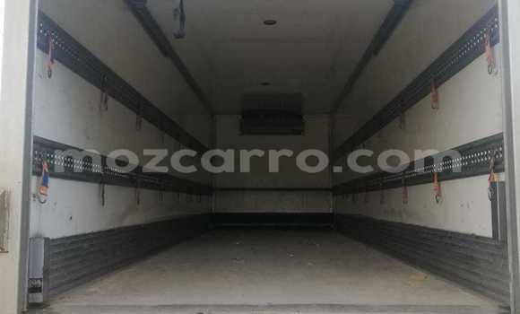 Comprar Usado Isuzu FTR 850 Branco Caminhão em Maputo em Maputo Comprar Usado Isuzu FTR 850 Branco Caminhão em Maputo em Maputo