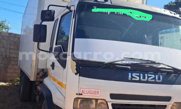Comprar Usado Isuzu FTR 850 Branco Caminhão em Maputo em Maputo Comprar Usado Isuzu FTR 850 Branco Caminhão em Maputo em Maputo