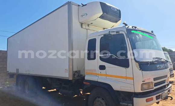Comprar Usado Isuzu FTR 850 Branco Caminhão em Maputo em Maputo Comprar Usado Isuzu FTR 850 Branco Caminhão em Maputo em Maputo