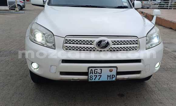 Comprar Usado Toyota RAV4 Branco Carro em Manica em Manica