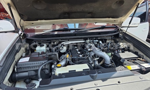 Nunua Ilio tumika Toyota Land Cruiser Prado Nyeupe Gari ndani ya Maputo nchini Maputo Nunua Ilio tumika Toyota Land Cruiser Prado Nyeupe Gari ndani ya Maputo nchini Maputo