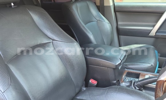 Nunua Ilio tumika Toyota Land Cruiser Prado Nyeupe Gari ndani ya Maputo nchini Maputo Nunua Ilio tumika Toyota Land Cruiser Prado Nyeupe Gari ndani ya Maputo nchini Maputo