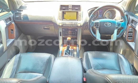 Nunua Ilio tumika Toyota Land Cruiser Prado Nyeupe Gari ndani ya Maputo nchini Maputo Nunua Ilio tumika Toyota Land Cruiser Prado Nyeupe Gari ndani ya Maputo nchini Maputo