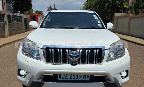 Nunua Ilio tumika Toyota Land Cruiser Prado Nyeupe Gari ndani ya Maputo nchini Maputo Nunua Ilio tumika Toyota Land Cruiser Prado Nyeupe Gari ndani ya Maputo nchini Maputo