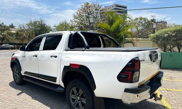 Nunua Ilio tumika Toyota Hilux Nyeupe Gari ndani ya Maputo nchini Maputo Nunua Ilio tumika Toyota Hilux Nyeupe Gari ndani ya Maputo nchini Maputo