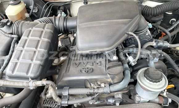 Nunua Ilio tumika Toyota Land Cruiser Prado Nyeupe Gari ndani ya Maputo nchini Maputo Nunua Ilio tumika Toyota Land Cruiser Prado Nyeupe Gari ndani ya Maputo nchini Maputo