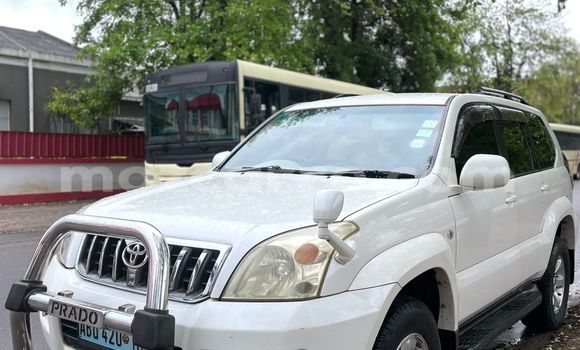 Nunua Ilio tumika Toyota Land Cruiser Prado Nyeupe Gari ndani ya Maputo nchini Maputo Nunua Ilio tumika Toyota Land Cruiser Prado Nyeupe Gari ndani ya Maputo nchini Maputo