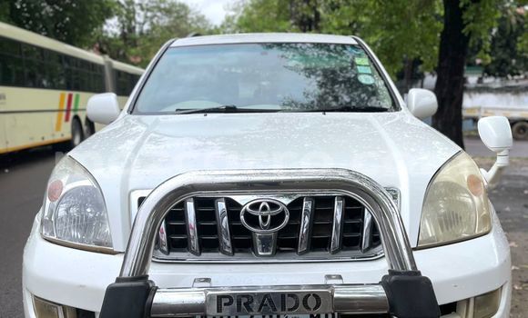 Nunua Ilio tumika Toyota Land Cruiser Prado Nyeupe Gari ndani ya Maputo nchini Maputo Nunua Ilio tumika Toyota Land Cruiser Prado Nyeupe Gari ndani ya Maputo nchini Maputo