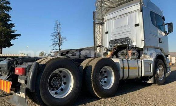 Nunua Ilio tumika Scania R420 Fedha Lori ndani ya Maputo nchini Maputo Nunua Ilio tumika Scania R420 Fedha Lori ndani ya Maputo nchini Maputo