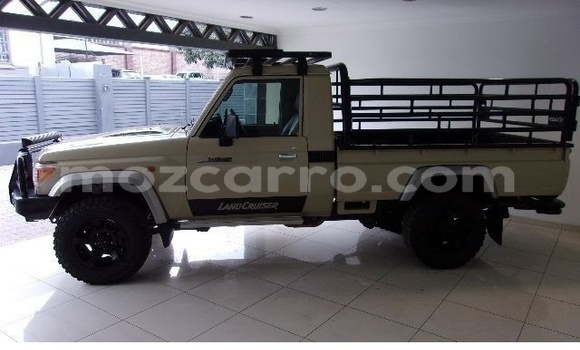 Nunua Ilio tumika Toyota Land Cruiser Nyeupe Gari ndani ya Maputo nchini Maputo Nunua Ilio tumika Toyota Land Cruiser Nyeupe Gari ndani ya Maputo nchini Maputo