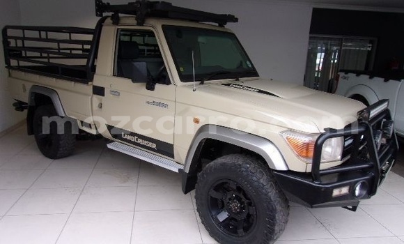 Nunua Ilio tumika Toyota Land Cruiser Nyeupe Gari ndani ya Maputo nchini Maputo Nunua Ilio tumika Toyota Land Cruiser Nyeupe Gari ndani ya Maputo nchini Maputo