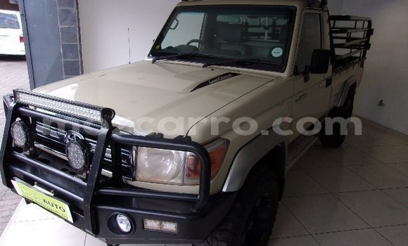 Nunua Ilio tumika Toyota Land Cruiser Nyeupe Gari ndani ya Maputo nchini Maputo Nunua Ilio tumika Toyota Land Cruiser Nyeupe Gari ndani ya Maputo nchini Maputo