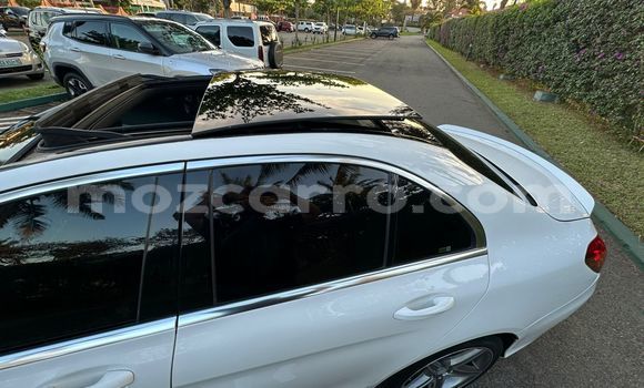 Nunua Ilio tumika Mercedes‒Benz M-Class Nyeupe Gari ndani ya Maputo nchini Maputo Nunua Ilio tumika Mercedes‒Benz M-Class Nyeupe Gari ndani ya Maputo nchini Maputo