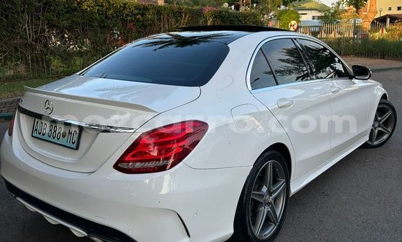 Nunua Ilio tumika Mercedes‒Benz M-Class Nyeupe Gari ndani ya Maputo nchini Maputo Nunua Ilio tumika Mercedes‒Benz M-Class Nyeupe Gari ndani ya Maputo nchini Maputo