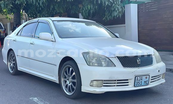 Comprar Usado Toyota Crown Branco Carro em Maputo em Maputo