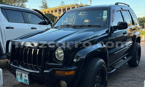Nunua Ilio tumika Jeep Cherokee Nyeusi Gari ndani ya Maputo nchini Maputo
