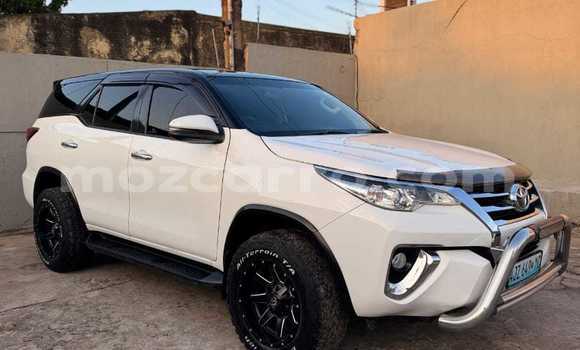 Tenga Tsaru Toyota Fortuner Chena Mota in Maputo in Maputo