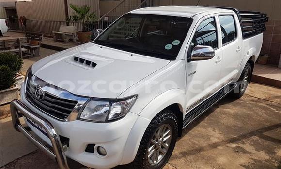 Comprar Usado Toyota Hilux Branco Carro em Maputo em Maputo Comprar Usado Toyota Hilux Branco Carro em Maputo em Maputo