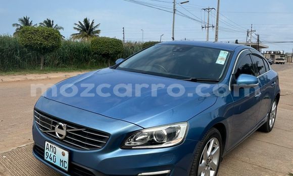 Nunua Ilio tumika Volvo S60 Bluu Gari ndani ya Maputo nchini Maputo